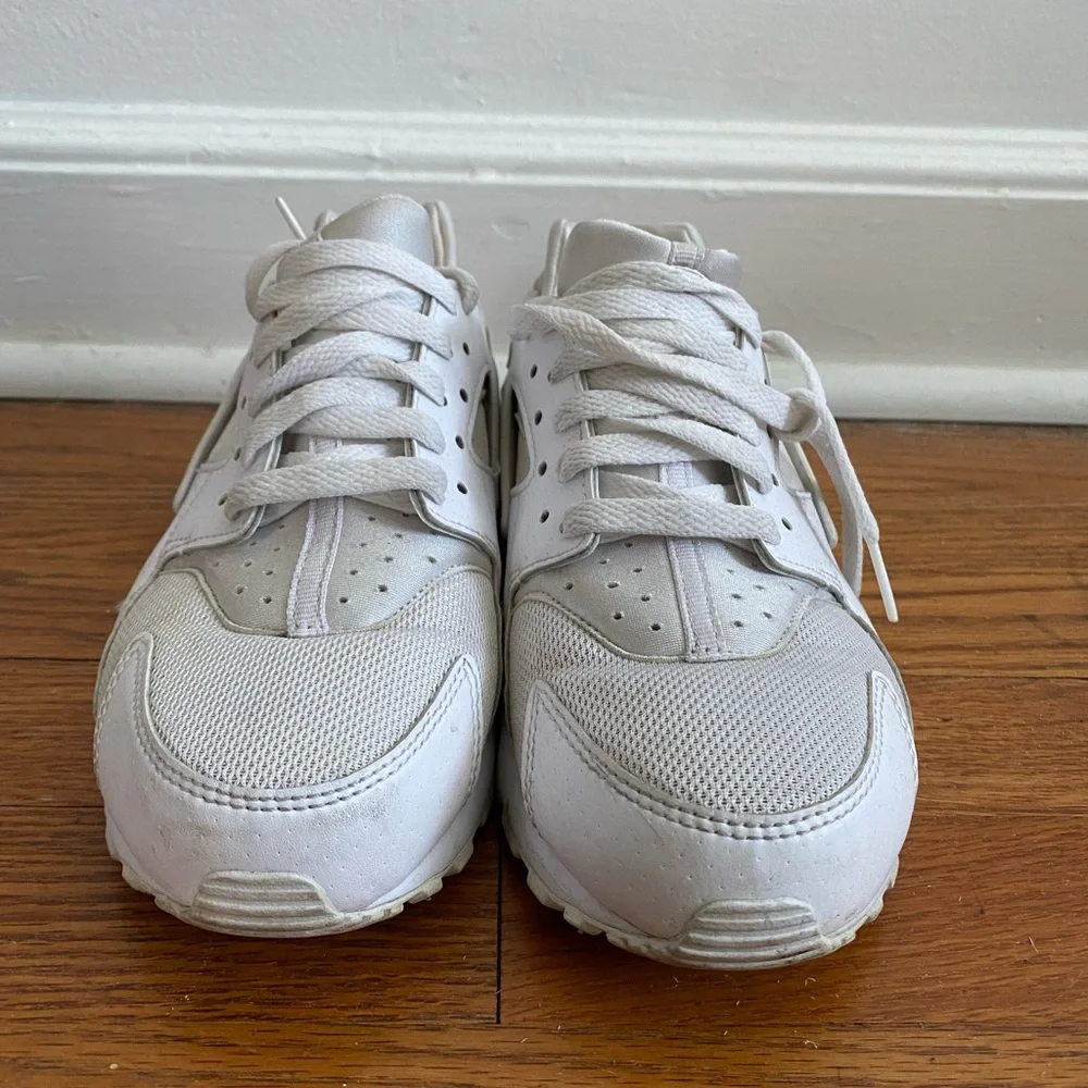Nike Air Huarache in triple white - Picture 4 of 7